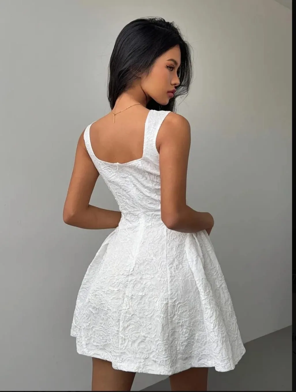 Dress Estructurado – White Texture en blanco — foto 3