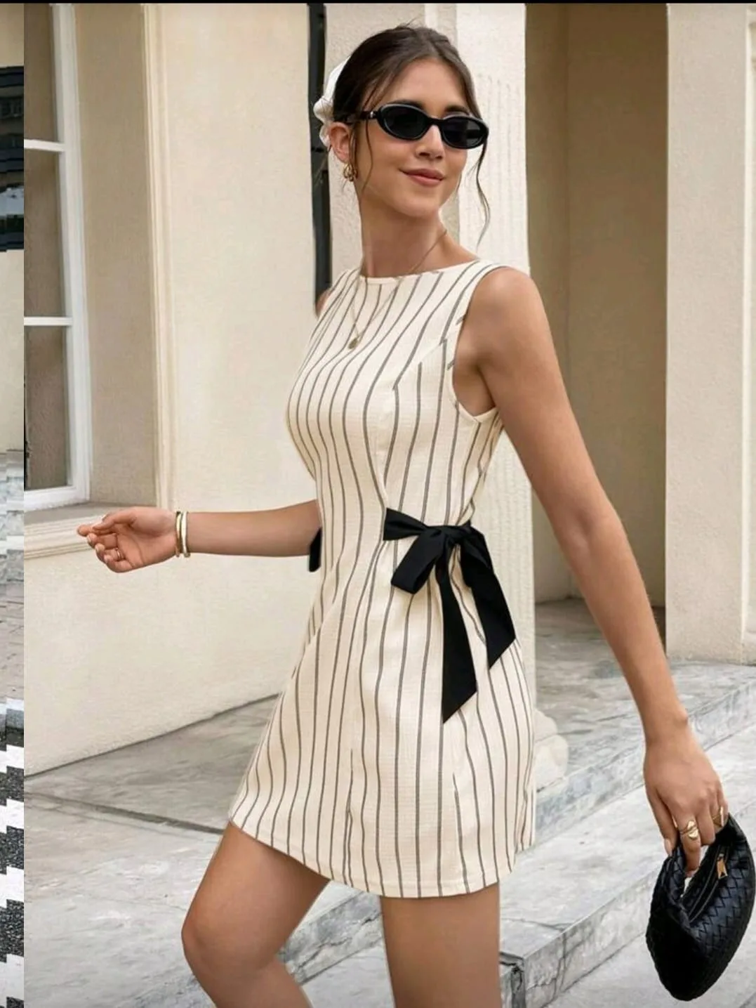 Striped Coquette Rayas Negra - Beige en beige