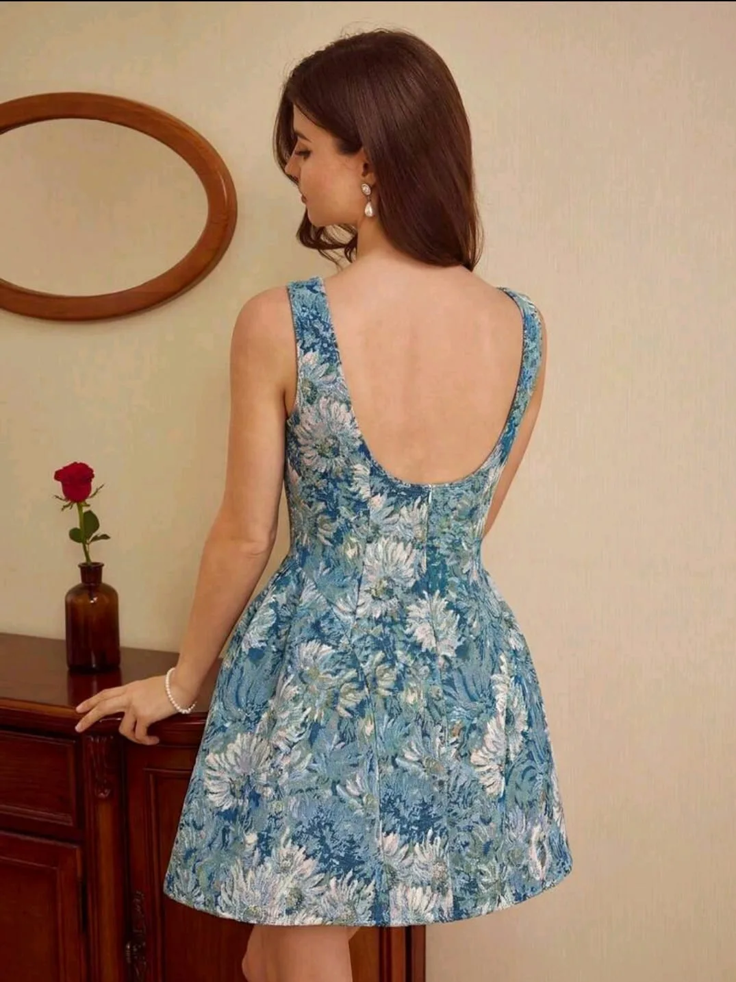 Vestido Estampado Floral - ¡Elegancia y Frescura! en azul — foto 2