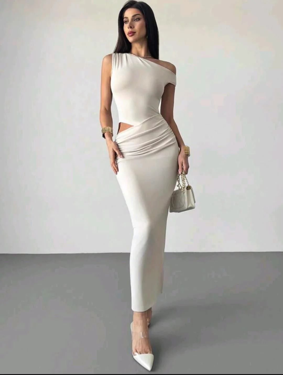 Vestido "Modern Muse" Beige Sofisticación Asimétrica en beige